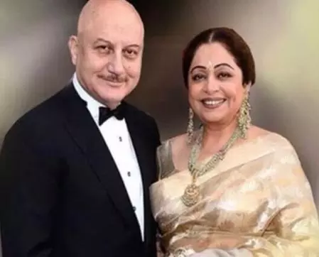 किरण खेर के जन्मदिन पर अनुपम खेर की पोस्ट, 52 साल में आपने जिंदगी की दी बड़ी सीख किरण खेर के जन्मदिन पर अनुपम खेर की पोस्ट, 52 साल में आपने जिंदगी की दी बड़ी सीख