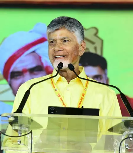 आंध्र प्रदेश के मुख्यमंत्री चंद्रबाबू नायडू निवेश लाने के लिए सिंगापुर दौरे पर रवाना आंध्र प्रदेश के मुख्यमंत्री चंद्रबाबू नायडू निवेश लाने के लिए सिंगापुर दौरे पर रवाना