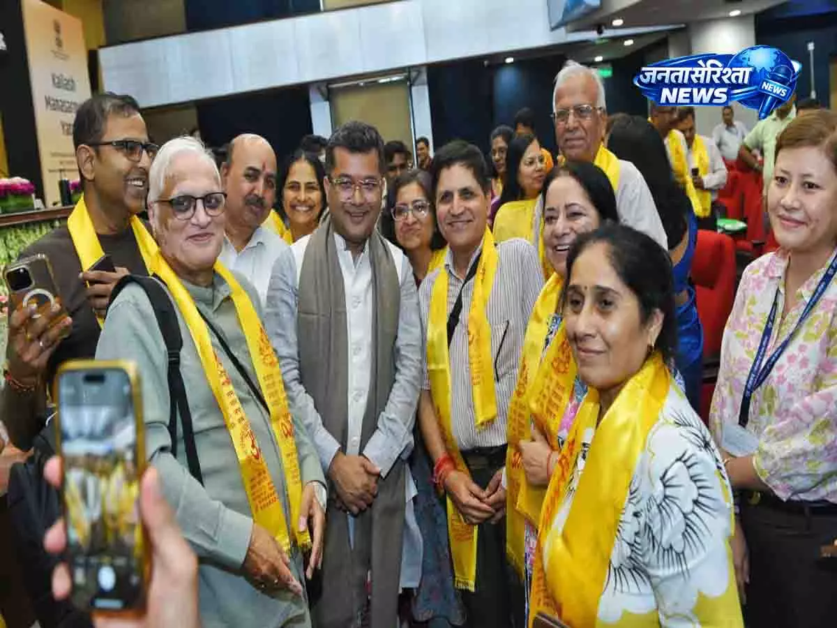 Delhi में कैलाश मानसरोवर यात्रा 2026 के पहले जत्थे को रवाना किया गया