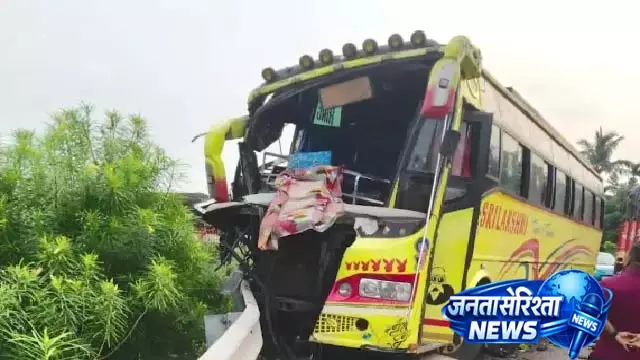 बालासोर में NH-16 पर तीर्थयात्रियों की बस दुर्घटना में एक की मौत, 15 से ज़्यादा घायल बालासोर में NH-16 पर तीर्थयात्रियों की बस दुर्घटना में एक की मौत, 15 से ज़्यादा घायल