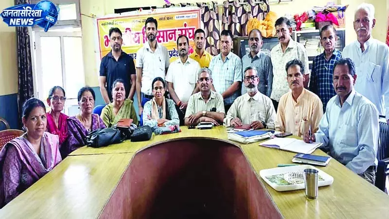 दूध पूरा न खरीदा तो आंदोलन दूध पूरा न खरीदा तो आंदोलन