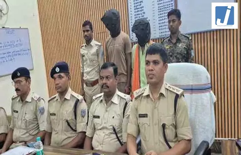 साइबर अपराधी को छुड़ाने के लिए पुलिस टीम पर हमला, दो गिरफ्तार साइबर अपराधी को छुड़ाने के लिए पुलिस टीम पर हमला, दो गिरफ्तार
