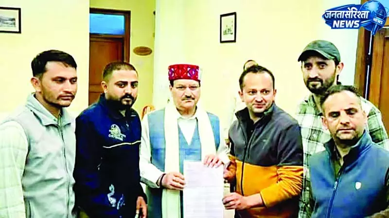 गिरिपार के विकास के लिए मांगा विशेष पैकेज गिरिपार के विकास के लिए मांगा विशेष पैकेज