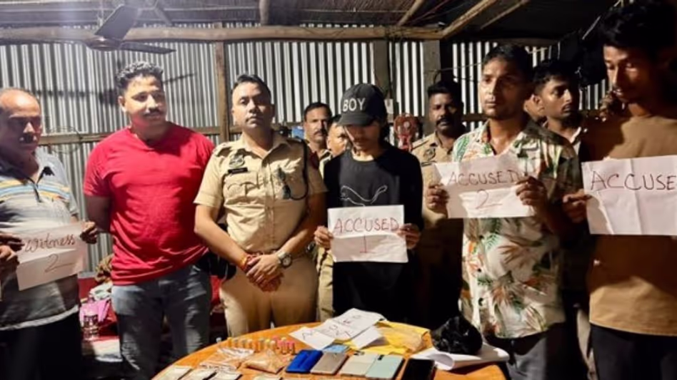 Assam : लोगों की मदद से ड्रग्स रैकेट का भंडाफोड़, 4 पकड़े गए Assam : लोगों की मदद से ड्रग्स रैकेट का भंडाफोड़, 4 पकड़े गए