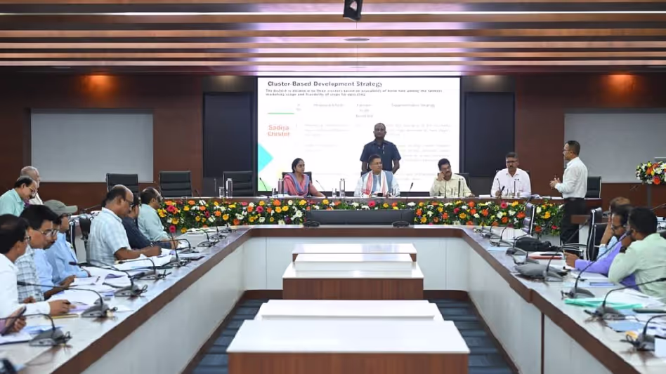 Assam में पीयूष हजारिका ने कृषि क्षेत्र की समीक्षा की Assam में पीयूष हजारिका ने कृषि क्षेत्र की समीक्षा की
