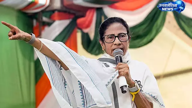 TMC विवाद में नया मोड़, ममता बनर्जी समेत नेताओं को नोटिस TMC विवाद में नया मोड़, ममता बनर्जी समेत नेताओं को नोटिस