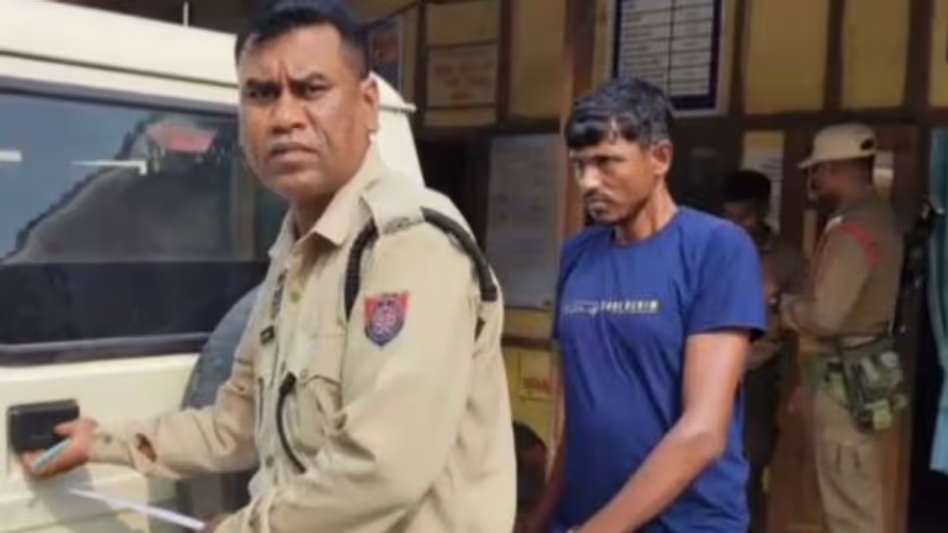 Assam में नकली नोटों का धंधा उजागर, 1.2 लाख रुपये जब्त Assam में नकली नोटों का धंधा उजागर, 1.2 लाख रुपये जब्त