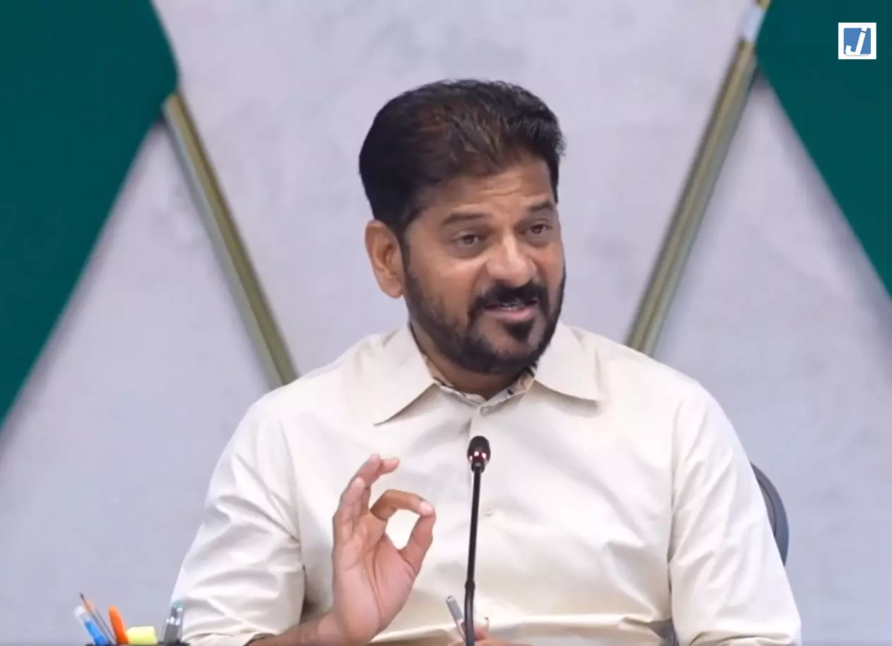 बारिश और प्राकृतिक आपदाओं को लेकर अलर्ट मोड में तेलंगाना सरकार बारिश और प्राकृतिक आपदाओं को लेकर अलर्ट मोड में तेलंगाना सरकार
