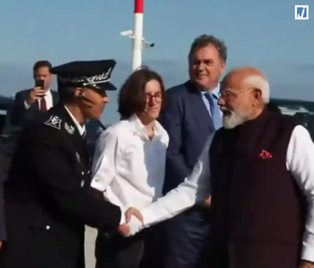 पीएम मोदी वियना के लिए हुए रवाना... पीएम मोदी वियना के लिए हुए रवाना...