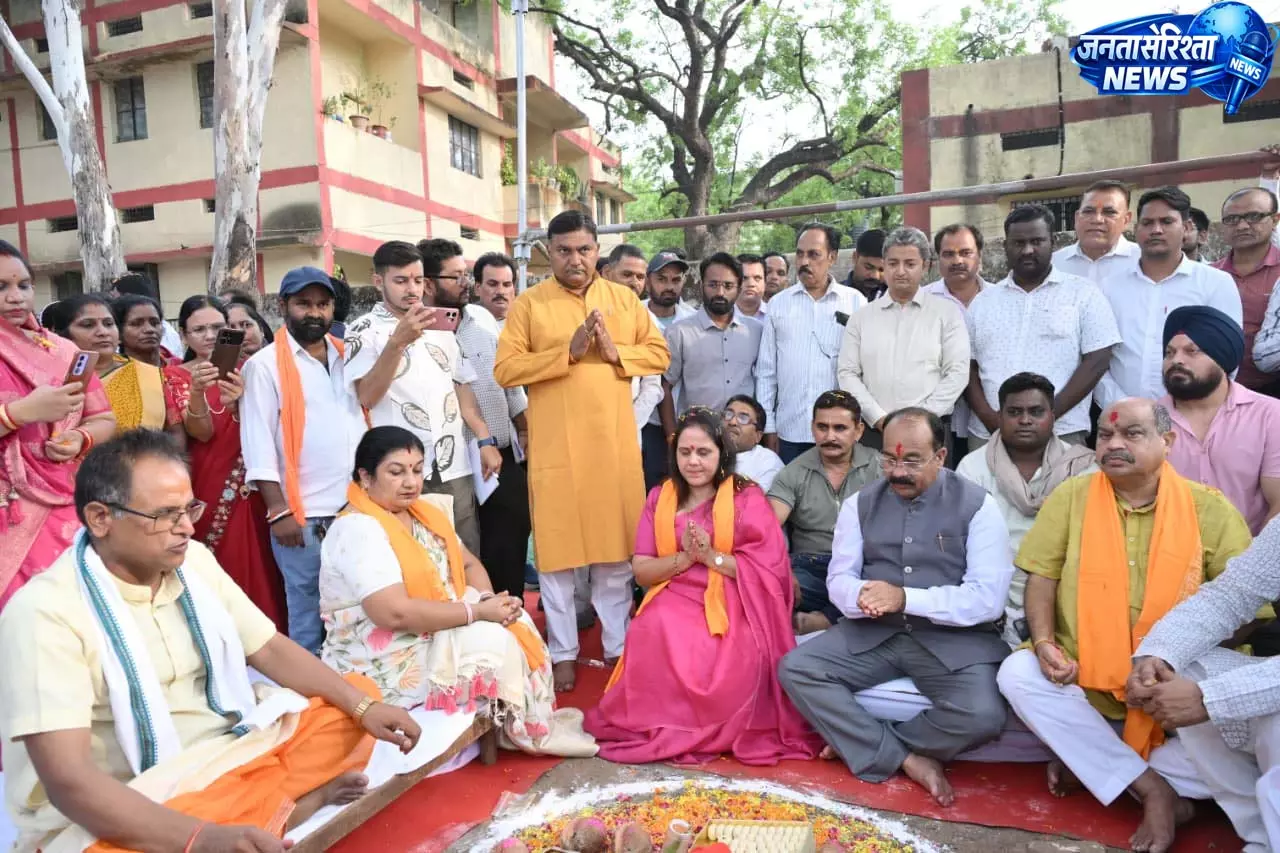 उप मुख्यमंत्री अरुण साव ने 2500 किलोलीटर क्षमता के पानी टंकी निर्माण का किया भूमिपूजन उप मुख्यमंत्री अरुण साव ने 2500 किलोलीटर क्षमता के पानी टंकी निर्माण का किया भूमिपूजन