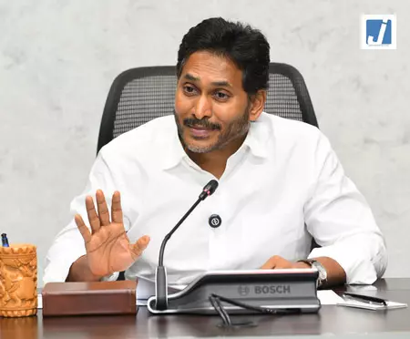 जगन मोहन रेड्डी ने चंद्रबाबू नायडू सरकार पर विपक्ष की आवाज दबाने का आरोप लगाया जगन मोहन रेड्डी ने चंद्रबाबू नायडू सरकार पर विपक्ष की आवाज दबाने का आरोप लगाया