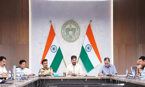 बारिश के कारण ट्रैफिक जाम हुआ तो सख्त कार्रवाई की जाएगी: सीएम रेड्डी बारिश के कारण ट्रैफिक जाम हुआ तो सख्त कार्रवाई की जाएगी: सीएम रेड्डी