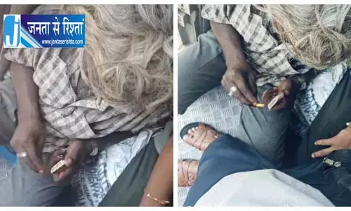 सफर करते समय नशेड़ियों से ट्रेन यात्री परेशान, उत्कल एक्सप्रेस की तस्वीर वायरल