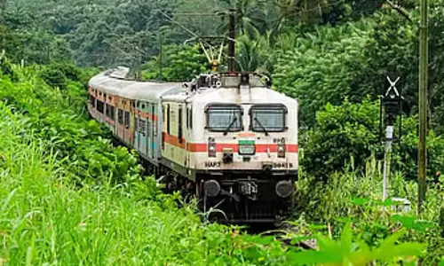 Tamil Nadu : सदर्न रेलवे ने एक साल में 23 नई ट्रेनें शुरू की Tamil Nadu : सदर्न रेलवे ने एक साल में 23 नई ट्रेनें शुरू की