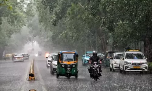 एनसीआर में मौसम का मिजाज: 15 जून को येलो अलर्ट जारी, बारिश और आंधी के बीच उमस भी करेगी परेशान एनसीआर में मौसम का मिजाज: 15 जून को येलो अलर्ट जारी, बारिश और आंधी के बीच उमस भी करेगी परेशान