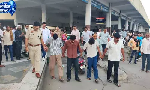 Kaithal में आरोपी की परेड कराई गई Kaithal में आरोपी की परेड कराई गई