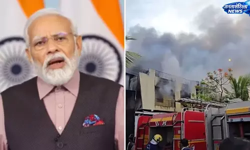 सोलापुर सड़क हादसे पर PM Modi ने जताया शोक, मृतकों के परिजनों को 2-2 लाख सहायता की घोषणा सोलापुर सड़क हादसे पर PM Modi ने जताया शोक, मृतकों के परिजनों को 2-2 लाख सहायता की घोषणा