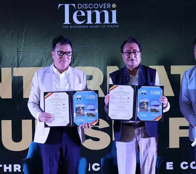अरुणाचल और सिक्किम की विधानसभाओं ने सहयोग के लिए MoU पर हस्ताक्षर किए अरुणाचल और सिक्किम की विधानसभाओं ने सहयोग के लिए MoU पर हस्ताक्षर किए