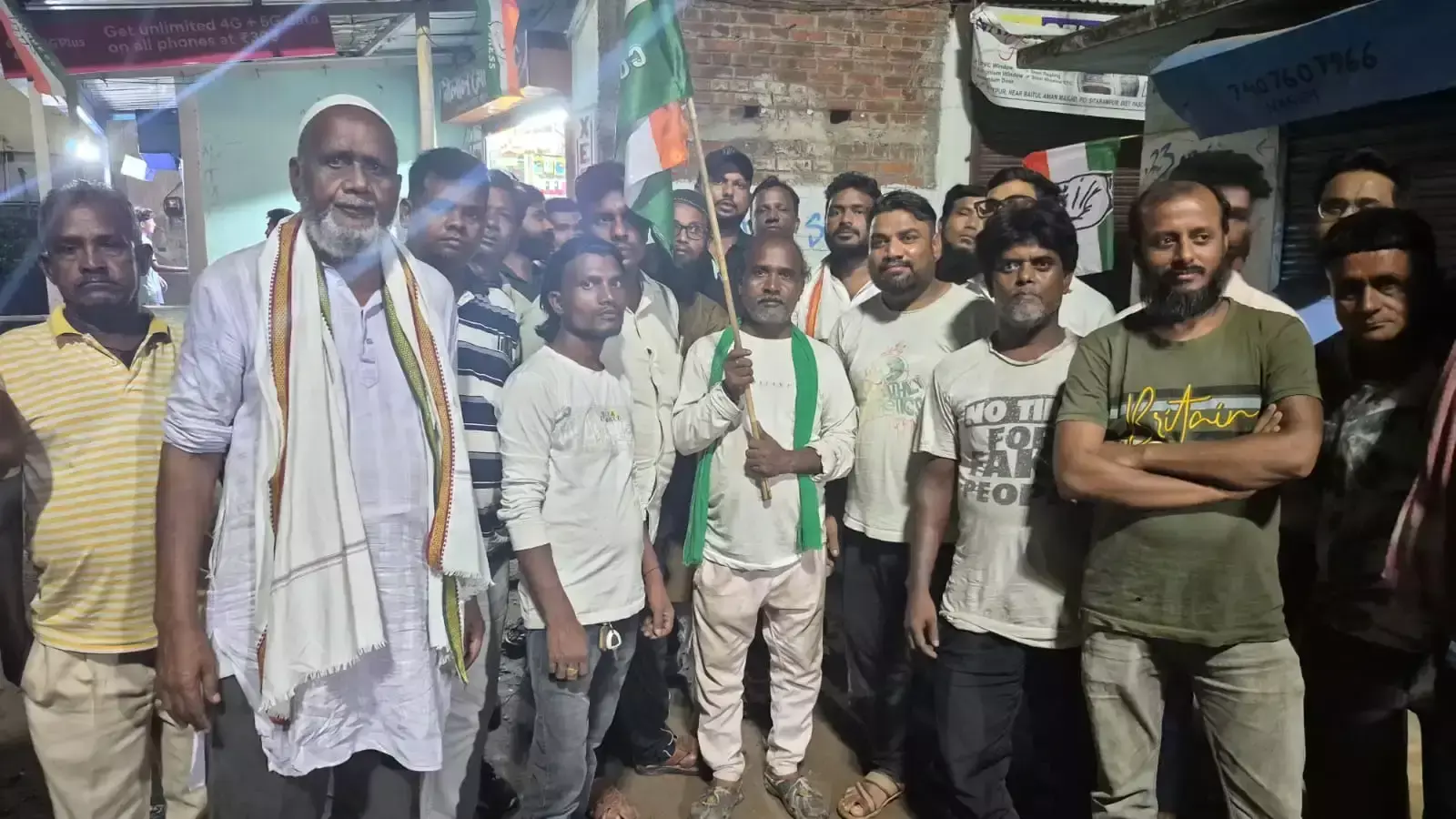 West Burdwan: कुल्टी में कांग्रेस का कुनबा बढ़ा, टीएमसी कार्यकर्ताओं का शामिल होना चर्चा में West Burdwan: कुल्टी में कांग्रेस का कुनबा बढ़ा, टीएमसी कार्यकर्ताओं का शामिल होना चर्चा में
