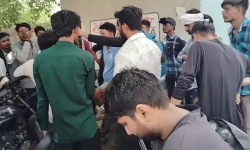 Gurugram: हादसे के बाद मचा बवाल, डिलीवरी बॉय के साथियों ने जताया आक्रोश