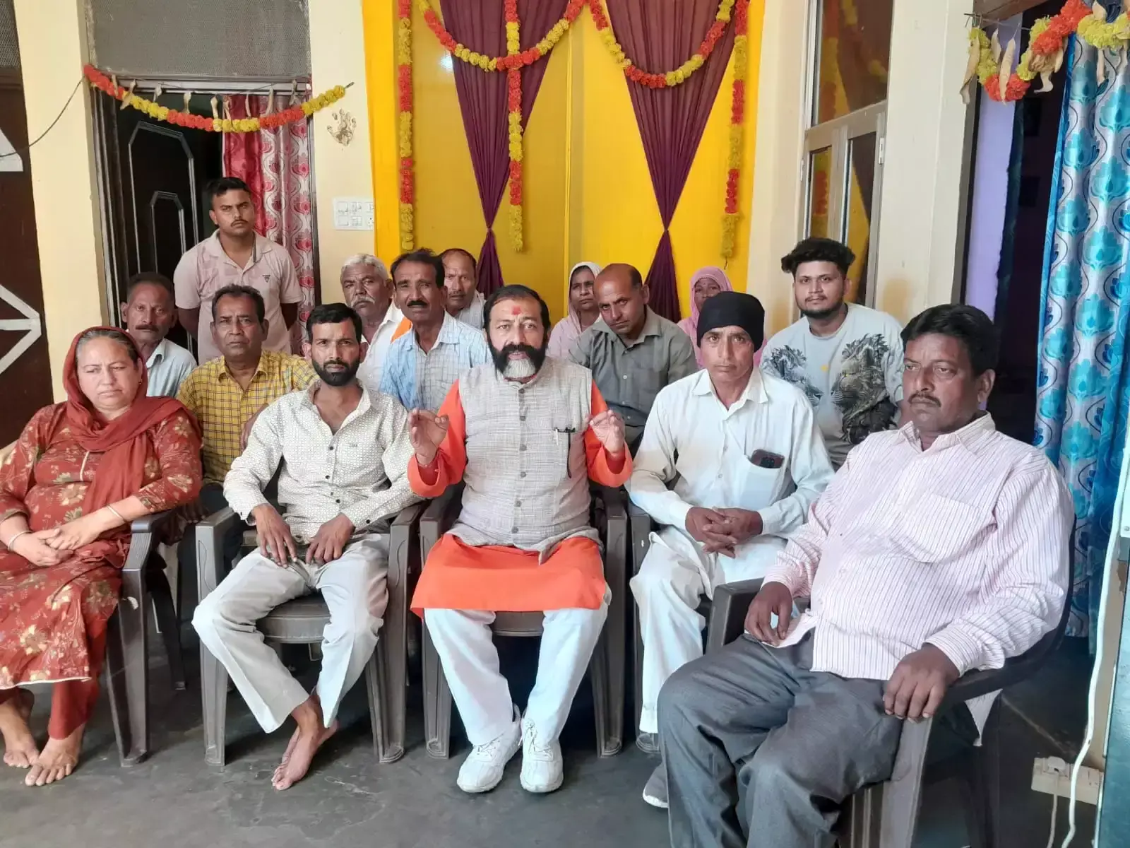 Jammu: लगातार बिजली कटौती से किसानों और उपभोक्ताओं की बढ़ी मुश्किलें Jammu: लगातार बिजली कटौती से किसानों और उपभोक्ताओं की बढ़ी मुश्किलें