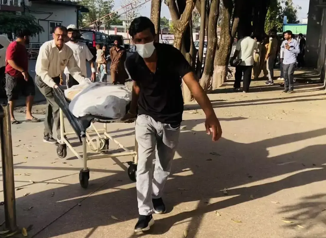 Kathua: कठुआ में दर्दनाक दुर्घटना, बस की चपेट में आई महिला Kathua: कठुआ में दर्दनाक दुर्घटना, बस की चपेट में आई महिला