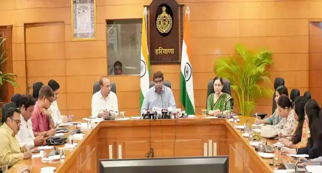 Chandigarh: हरियाणा में निर्वाचन आयोग का बड़ा कदम, मतदाता सूची का पुनरीक्षण शुरू Chandigarh: हरियाणा में निर्वाचन आयोग का बड़ा कदम, मतदाता सूची का पुनरीक्षण शुरू