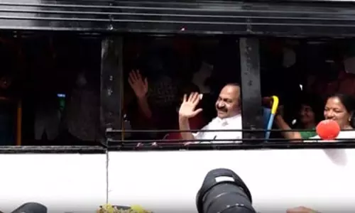 केरल परिवहन निगम की बसों में महिलाओं के लिए मुफ्त बस यात्रा योजना शुरू केरल परिवहन निगम की बसों में महिलाओं के लिए मुफ्त बस यात्रा योजना शुरू