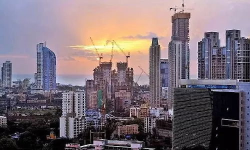 मुंबई में गर्मी और उमस बरकरार, IMD ने चेतावनी बढ़ाई, मानसून का इंतजार जारी