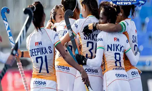दीपिका के दो गोलों से भारत ने USA को 3-2 से हराया दीपिका के दो गोलों से भारत ने USA को 3-2 से हराया