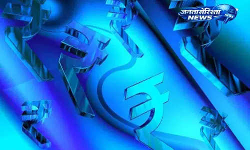 कच्चे तेल की कीमतों में भारी गिरावट के बीच रुपया 58 पैसे मजबूत हुआ कच्चे तेल की कीमतों में भारी गिरावट के बीच रुपया 58 पैसे मजबूत हुआ