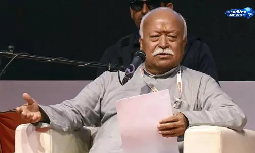 केरल में RSS कार्यक्रम में कुलपतियों की मौजूदगी पर सियासी विवाद गहराया