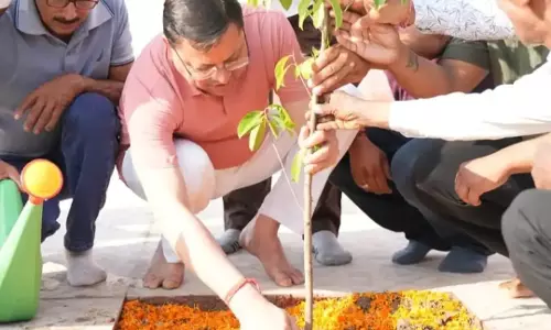 Khatima: धामी ने स्वच्छता अभियान में भाग लेकर लोगों को किया प्रेरित Khatima: धामी ने स्वच्छता अभियान में भाग लेकर लोगों को किया प्रेरित