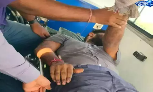 Bhupalpally खदान हादसा: ब्लास्टिंग के दौरान शॉट-फायरर घायल, जांच शुरू Bhupalpally खदान हादसा: ब्लास्टिंग के दौरान शॉट-फायरर घायल, जांच शुरू