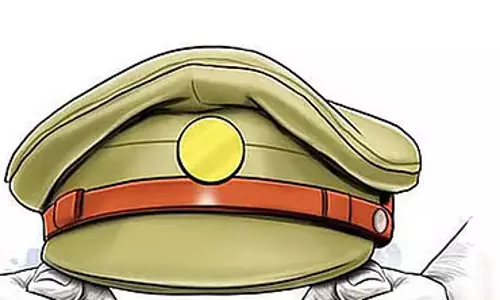 जयपुर में ACB का बड़ा एक्शन: बेंगलुरु के तीन पुलिसकर्मी 40 हजार की रिश्वत लेते गिरफ्तार जयपुर में ACB का बड़ा एक्शन: बेंगलुरु के तीन पुलिसकर्मी 40 हजार की रिश्वत लेते गिरफ्तार