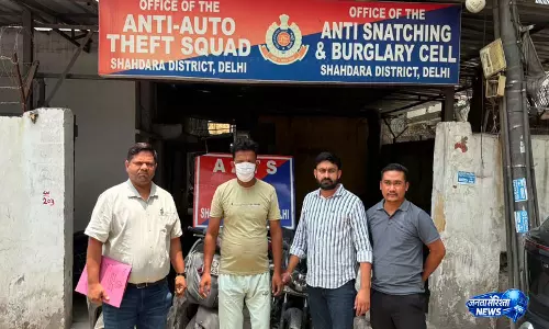 Delhi पुलिस ने कुख्यात गाड़ी स्नैचर को गिरफ्तार किया, चोरी के 4 टू-व्हीलर बरामद Delhi पुलिस ने कुख्यात गाड़ी स्नैचर को गिरफ्तार किया, चोरी के 4 टू-व्हीलर बरामद