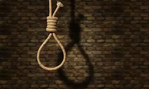 Beed : दो अलग-अलग आत्महत्या की घटनाएं, 16 वर्षीय छात्र की मौत से मचा हड़कंप