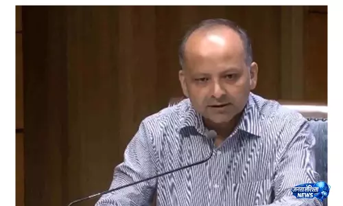 LNG कैरियर दिशा सुरक्षित रूप से होर्मुज जलडमरूमध्य से होकर 18 जून को दाहेज बंदरगाह पहुंचेगा: शिपिंग मंत्रालय LNG कैरियर दिशा सुरक्षित रूप से होर्मुज जलडमरूमध्य से होकर 18 जून को दाहेज बंदरगाह पहुंचेगा: शिपिंग मंत्रालय