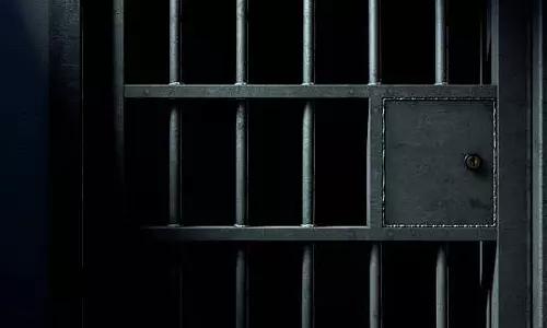 Gwalior सेंट्रल जेल सुपरिटेंडेंट को ब्लैकमेल करने का मामला Gwalior सेंट्रल जेल सुपरिटेंडेंट को ब्लैकमेल करने का मामला