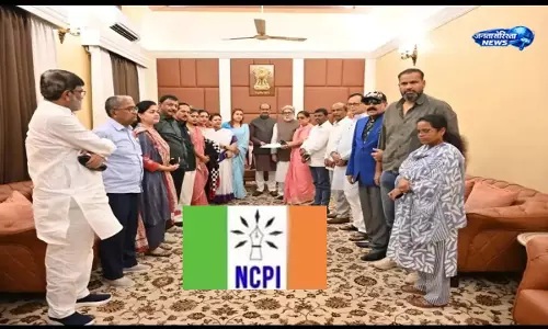 TMC Rebels Controversy:‘दलबदलुओं को नकारें’ से ‘स्वीकारें’ तक सफर TMC Rebels Controversy:‘दलबदलुओं को नकारें’ से ‘स्वीकारें’ तक सफर