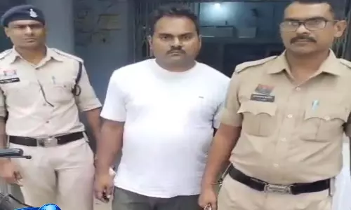 रायपुर पुलिस की बड़ी कार्रवाई, 2 किलो गांजा के साथ तस्कर गिरफ्तार रायपुर पुलिस की बड़ी कार्रवाई, 2 किलो गांजा के साथ तस्कर गिरफ्तार