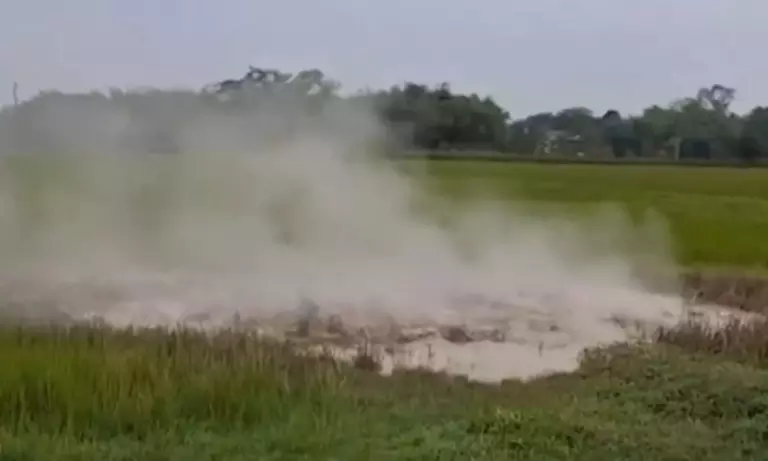 Assam में गैस लीक मामले पर ONGC ने पुरानी पाइपलाइन का हवाला दिया Assam में गैस लीक मामले पर ONGC ने पुरानी पाइपलाइन का हवाला दिया