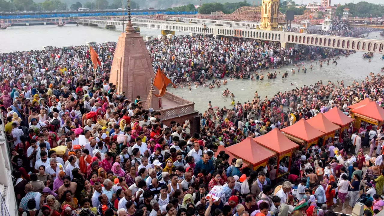 Somvati Amavasya 2026: शुभ मुहूर्त और पूजा विधि की जानकारी Somvati Amavasya 2026: शुभ मुहूर्त और पूजा विधि की जानकारी