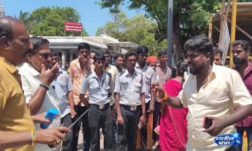 Tiruchendur Murugan मंदिर परिसर से 500 से अधिक दुकानदार हटाए गए, विक्रेताओं में रोष Tiruchendur Murugan मंदिर परिसर से 500 से अधिक दुकानदार हटाए गए, विक्रेताओं में रोष