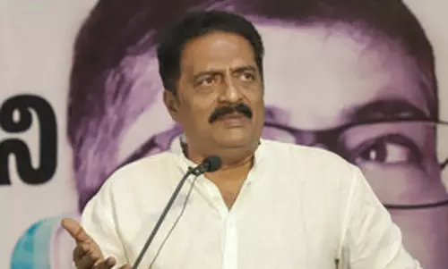 तिरुपति कोर्ट में प्रकाश राज के खिलाफ शिकायत दर्ज तिरुपति कोर्ट में प्रकाश राज के खिलाफ शिकायत दर्ज
