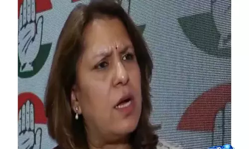 Congress की सुप्रिया श्रीनेत ने केंद्र की आलोचना की Congress की सुप्रिया श्रीनेत ने केंद्र की आलोचना की