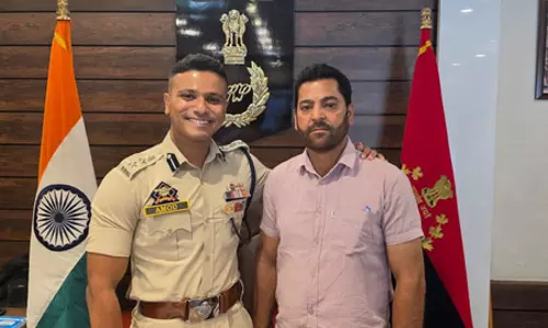 अनंतनाग में तीन लापता नाबालिग लड़कियों का पता लगाने पर पुलिस कॉन्स्टेबल सम्मानित अनंतनाग में तीन लापता नाबालिग लड़कियों का पता लगाने पर पुलिस कॉन्स्टेबल सम्मानित