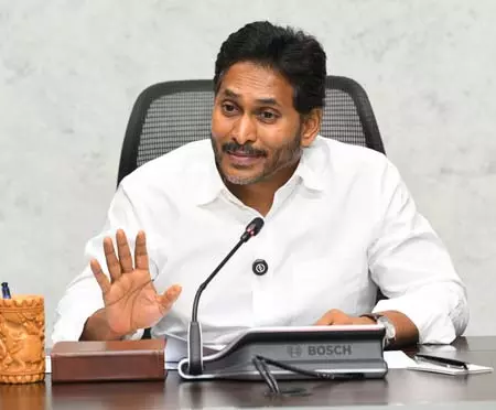 जगन मोहन रेड्डी ने चंद्रबाबू नायडू सरकार पर विपक्ष की आवाज दबाने का आरोप लगाया जगन मोहन रेड्डी ने चंद्रबाबू नायडू सरकार पर विपक्ष की आवाज दबाने का आरोप लगाया