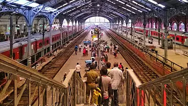 Egmore रेलवे स्टेशन पर नियम उल्लंघन और अव्यवस्था से यात्रियों को हो रही परेशानी Egmore रेलवे स्टेशन पर नियम उल्लंघन और अव्यवस्था से यात्रियों को हो रही परेशानी