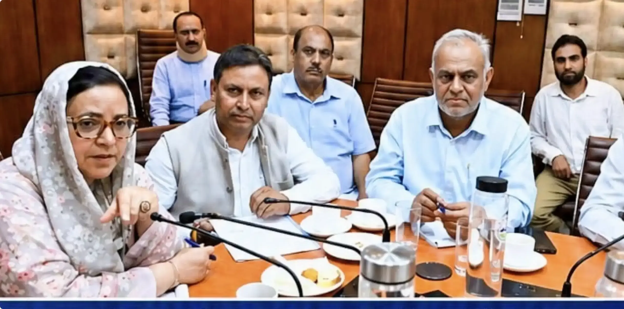 Kathua: स्वास्थ्य कर्मियों की मांगों को लेकर डॉ. भारत भूषण ने मंत्री से की चर्चा Kathua: स्वास्थ्य कर्मियों की मांगों को लेकर डॉ. भारत भूषण ने मंत्री से की चर्चा